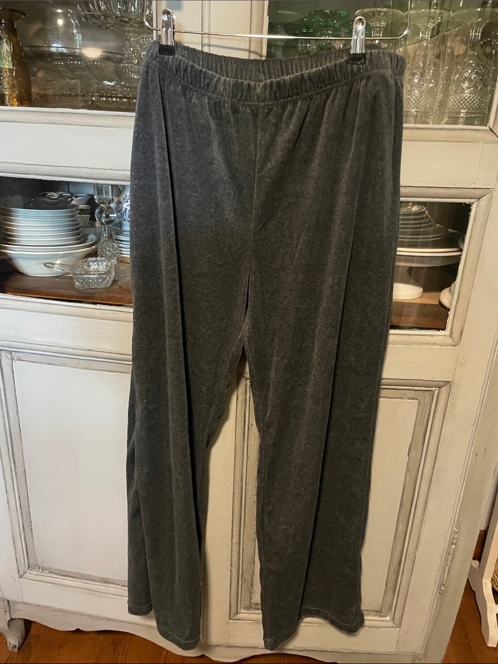Gloria Vanderbilt Wide-Leg Velvet-Texture Pants — Charcoal